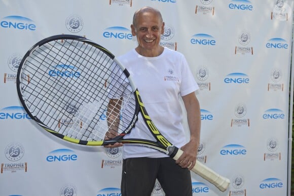 Jean-Michel Aphatie lors de la troisième journée du Trophée des personnalités à Roland-Garros, le jeudi 4 juin 2015.