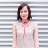 Dakota Johnson arrive à la fondation Dia Art pour assister au défilé Gucci croisière 2016. New York, le 4 juin 2015.