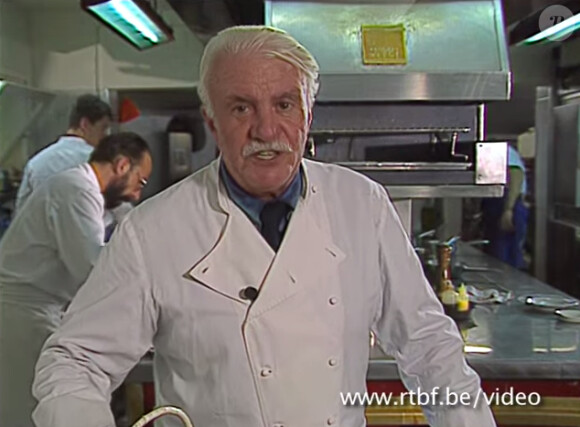 Roger Vergé, dans sa cuisine.