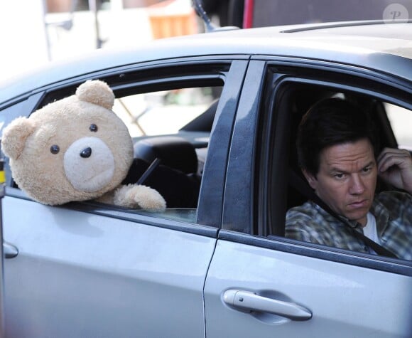 Mark Wahlberg, Amanda Seyfried et Seth MacFarlane sur le tournage de Ted 2 à New York le 6 octobre 2014.