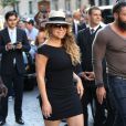  Mariah Carey arrive &agrave; son h&ocirc;tel le Peninsula &agrave; Paris, le 6 juin 2015. Des fans lui ont offert un bouquet de fleurs.&nbsp;  