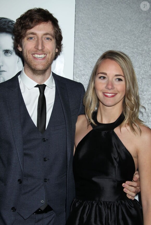 Thomas Middleditch et sa fiancée à la première de Silicon Valley, Hollywood, Los Angeles, le 3 avril 2014