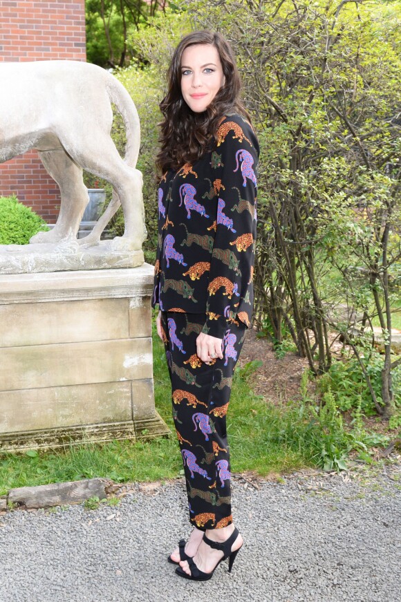 Liv Tyler assiste à la garden-party de présentation de la collection croisière 2016 de Stella McCartney au parc Elizabeth Street Garden. New York, le 8 juin 2015.