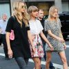 Taylor Swift et Gigi Hadid se promènent dans les rues de New York, le 29 mai 2015 