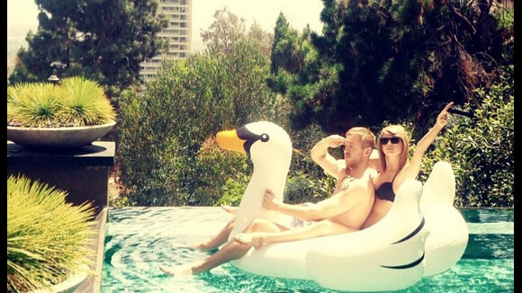 Taylor Swift et Calvin Harris : Les amoureux se la coulent douce dans la piscine