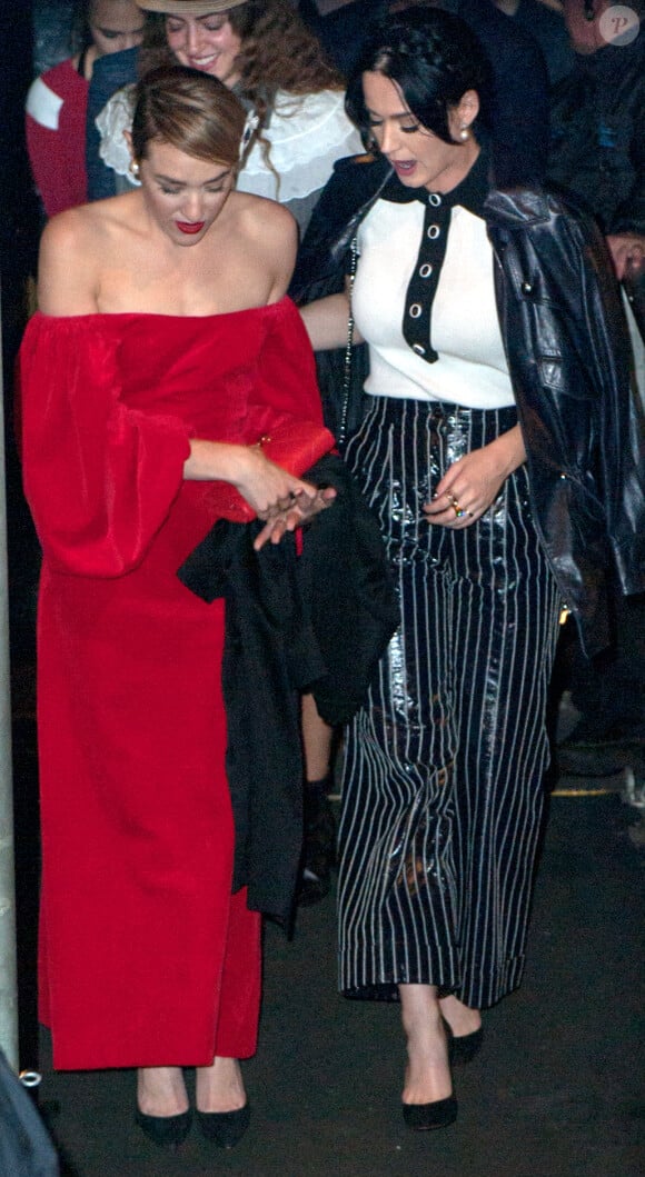 Katy Perry et Mia Moretti lors de la soirée "Karl Lagerfeld's boat" à New York, le 30 mars 2015. 