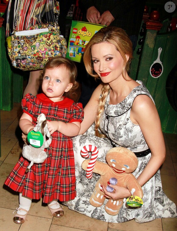 Holly Madison et sa fille Rainbow à Las Vegas, le 13 novembre 2014.