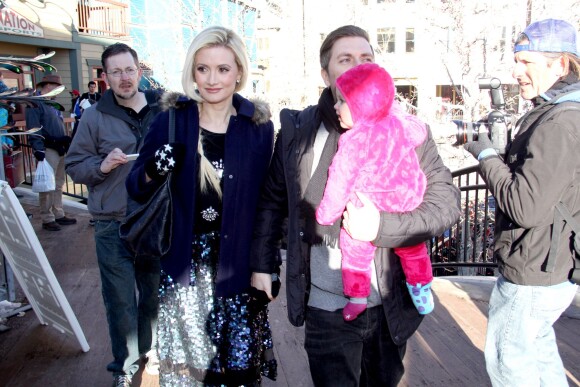 Holly Madison, Pasquale Rotella et leur fille Rainbow à Park City pour le festival de Sundance, le 18 janvier 2014.   