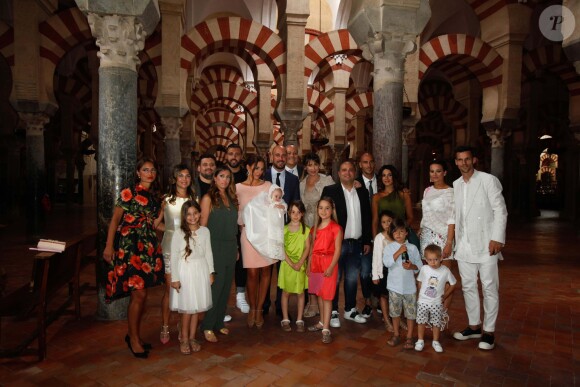Pepe Reina, sa femme Yolanda, leurs enfants et de nombreux proches à Cordoue le 14 juin 2015 pour le baptême de leur fille Sira (6 mois). 