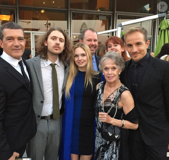 La famille de Melanie Griffith et Antonio Banderas aux côtés de Stella. Photo postée en juin 2015.