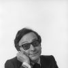 Guy Piérauld pose dans un studio à Paris, le 7 octobre 1975.