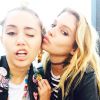 Miley Cyrus très complice avec Stella Maxwell : sa nouvelle girlfriend ?