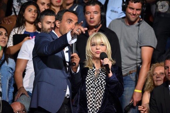 Exclusif - Nikos Aliagas et France Gall, dans les arènes de Nîmes à l'occasion de la spéciale Fête de la musique de l'émission La Chanson de l'année sur TF1, le samedi 20 juin 2015.