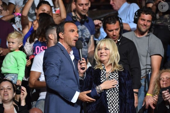 Exclusif - Nikos Aliagas et France Gall, dans les arènes de Nîmes à l'occasion de la spéciale Fête de la musique de l'émission La Chanson de l'année sur TF1, le samedi 20 juin 2015.