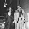 Jean-Paul Belmondo et Laura Antonelli à Paris, le 22 novembre 1975.