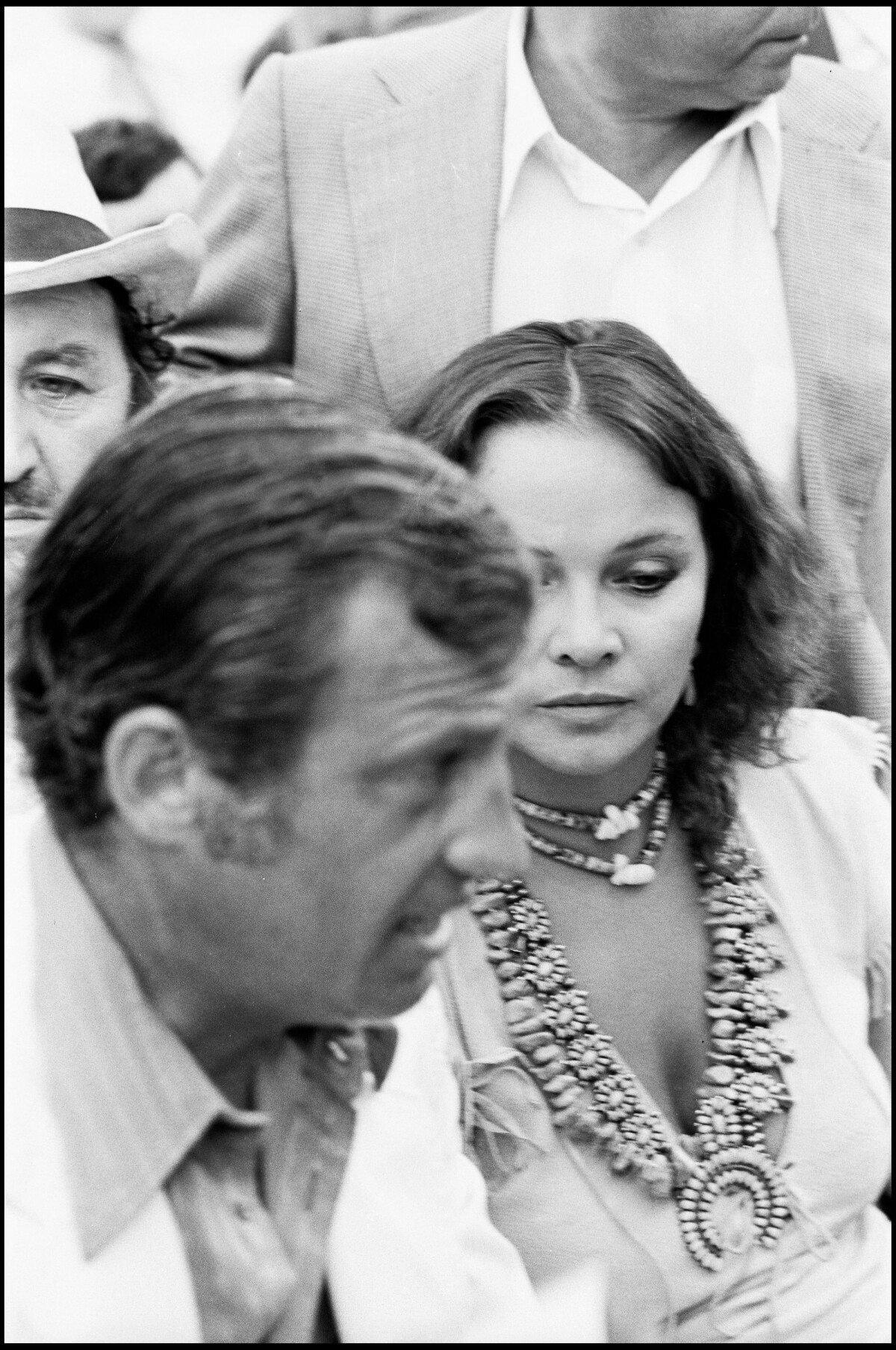 Photo : Jean-Paul Belmondo et Laura Antonelli, le 5 juillet 1976. -  Purepeople