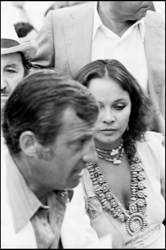 Jean-Paul Belmondo et Laura Antonelli, le 5 juillet 1976.