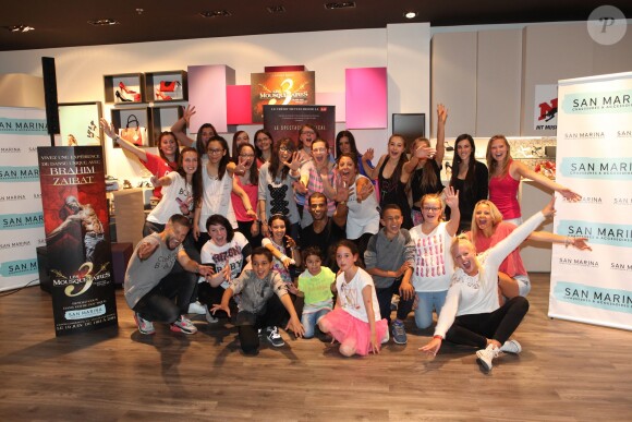 Brahim Zaibat donnait un cours de danse à quelques privilégiés heureux chez San Marina à Villeneuve d'Ascq le 19 juin 2015, dans le cadre de la promotion des 3 Mousquetaires