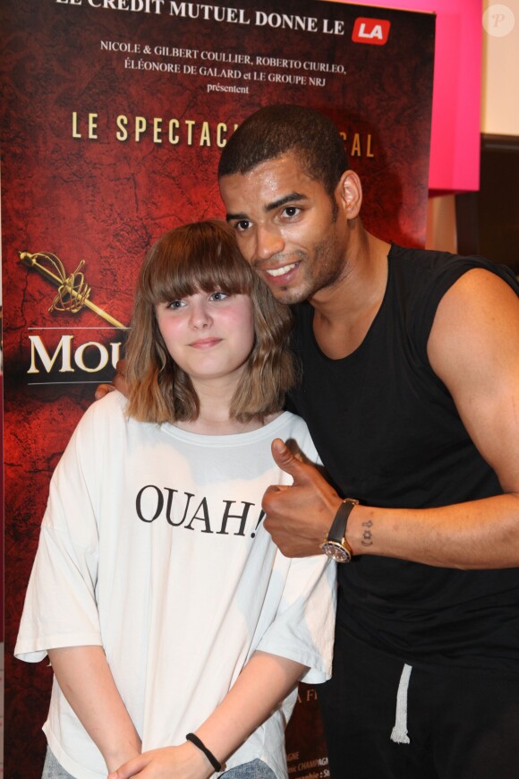 Brahim Zaibat donnait un cours de danse à quelques privilégiés heureux chez San Marina à Villeneuve d'Ascq le 19 juin 2015, dans le cadre de la promotion des 3 Mousquetaires