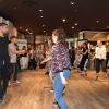 Brahim Zaibat donnait un cours de danse à quelques privilégiés heureux chez San Marina à Villeneuve d'Ascq le 19 juin 2015, dans le cadre de la promotion des 3 Mousquetaires