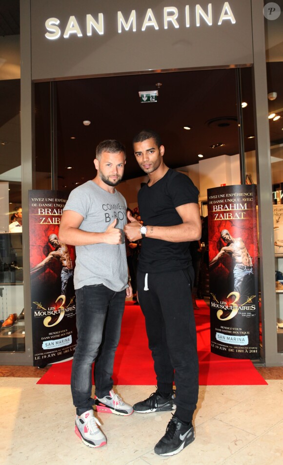 Brahim Zaibat donnait un cours de danse à quelques privilégiés heureux chez San Marina à Villeneuve d'Ascq le 19 juin 2015, dans le cadre de la promotion des 3 Mousquetaires