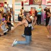 Brahim Zaibat donne un cours de danse réservé à quelques heureux chez San Marina à Lyon le 17 juin 2015, au son des 3 Mousquetaires