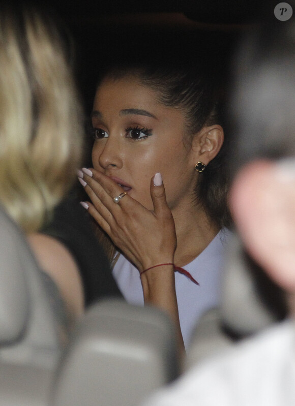 Ariana Grande et Nial Horan des One Direction quitte un restaurant à Barcelone, le 15 juin 2015