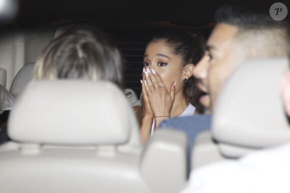 Ariana Grande et Nial Horan des One Direction quitte un restaurant à Barcelone, le 15 juin 2015 
