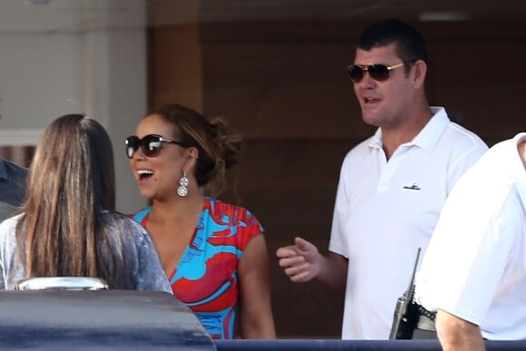 Mariah Carey sur le yacht de son amoureux James Packer, à Juan-les-Pins, le 25 juin 2015