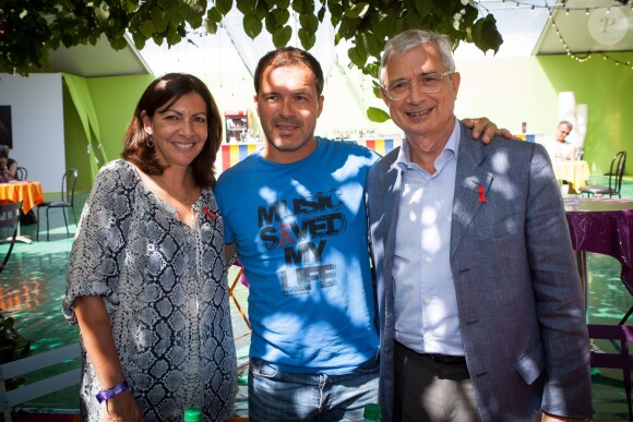 Anne Hidalgo, Luc Barruet et Claude Bartolone le président de l'assemblée nationale - 17e édition du festival Solidays sur l'hippodrome de Longchamp à Paris le 27 juin 2015. 