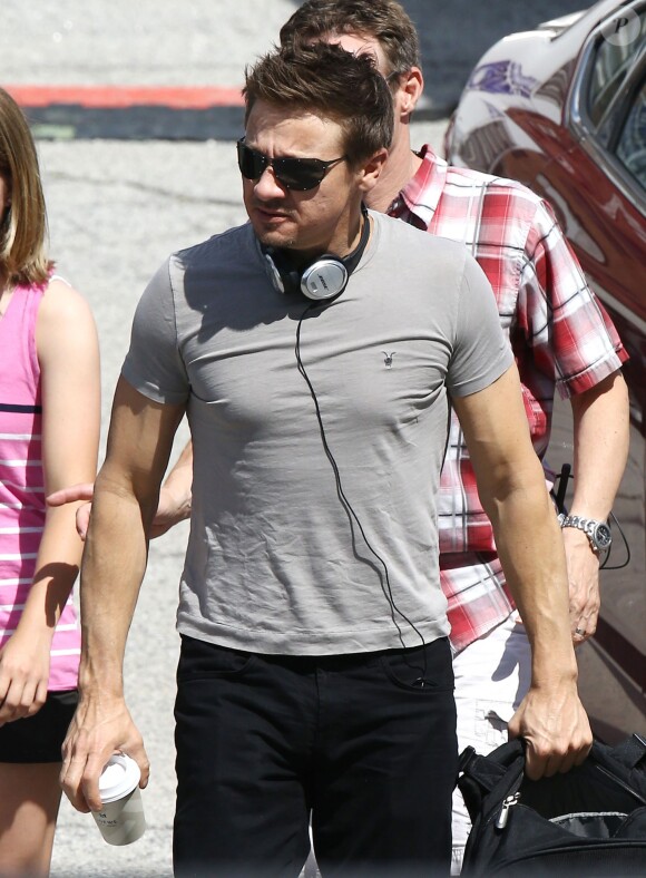 Jeremy Renner sur le tournage de "Captain America: Civil War" à Atlanta, le 19 mai 2015.