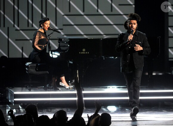 Alicia Keys et The Weeknd aux BET Awards 2015 au Microsoft Theater. Los Angeles, le 28 juin 2015.
