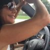 Lynne Spears, déchaînée au volant de sa voiture, en écoutant Toxic de Britney Spears, le jeudi 2 juillet 2015.