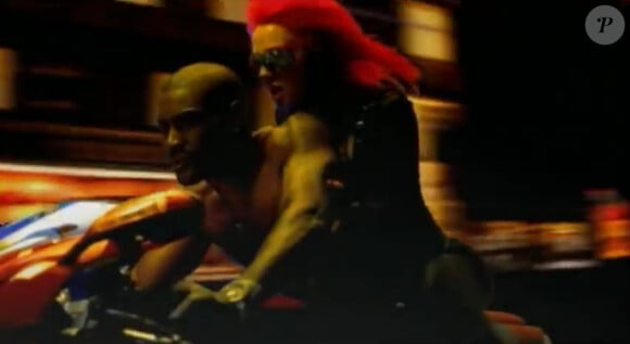 Tyson Beckford et Britney Spears dans le clip Toxic, sorti en 2004.