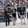 Juliette Maillot, Charlotte Casiraghi et Marcus Ehning (le plus grand cavalier du monde) reconnaissent le parcours lors du Longines Paris Eiffel Jumping au Champ-de-Mars à Paris, le 4 juillet 2015.