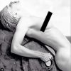 Madonna s'étonne de la censure sur Instagram, en ajoutant une photo d'elle topless. Avril 2015