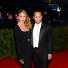 Chrissy Teigen et son mari John Legend - Soirée Costume Institute Gala 2015 (Met Ball) au Metropolitan Museum célébrant l'ouverture de Chine: à travers le miroir à New York, le 4 mai 2015. 