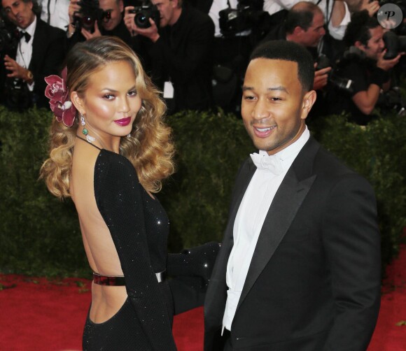 Chrissy Teigen et son mari John Legend - Soirée Costume Institute Gala 2015 (Met Ball) au Metropolitan Museum célébrant l'ouverture de Chine: à travers le miroir à New York, le 4 mai 2015. 