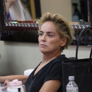 Sharon Stone est allée se faire faire une manucure à Beverly Hills, le 7 novembre 2014 