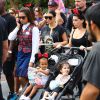 Kim Kardashian enceinte et sa fille North West assistent à l'anniversaire de Penelope Disick (3 ans) au parc d'attractions Disneyland. Anaheim, le 8 juillet 2015.