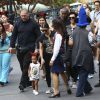 Les membres de la famille Kardashian fêtent l'anniversaire de Penelope Disick (3 ans) au parc d'attractions Disneyland. Anaheim, le 8 juillet 2015.