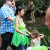 Kourtney Kardashian et sa fille Penelope, qui fête ses 3 ans, passent leur après-midi en famille au parc d'attractions Disneyland. Anaheim, le 8 juillet 2015.