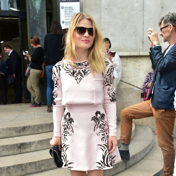 Mélanie Thierry arrive au Palais de Tokyo pour assister au défilé Zuhair Murad (collection haute couture automne-hiver 2015-2016). Paris, le 9 juillet 2015.