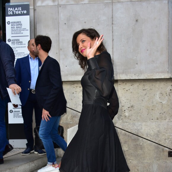 Malika Ménard arrive au Palais de Tokyo pour assister au défilé Zuhair Murad (collection haute couture automne-hiver 2015-2016). Paris, le 9 juillet 2015.