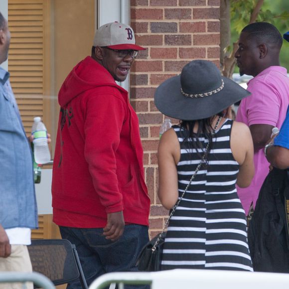 Bobby Brown arrive pour donner un concert au Wolf Creek Amphitheater de College Park, le 5 juillet 2015