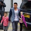Peter Andre quitte les studios ITV en compagnie de ses enfants Junior et Princess. Londres, le 31 octobre 2012  