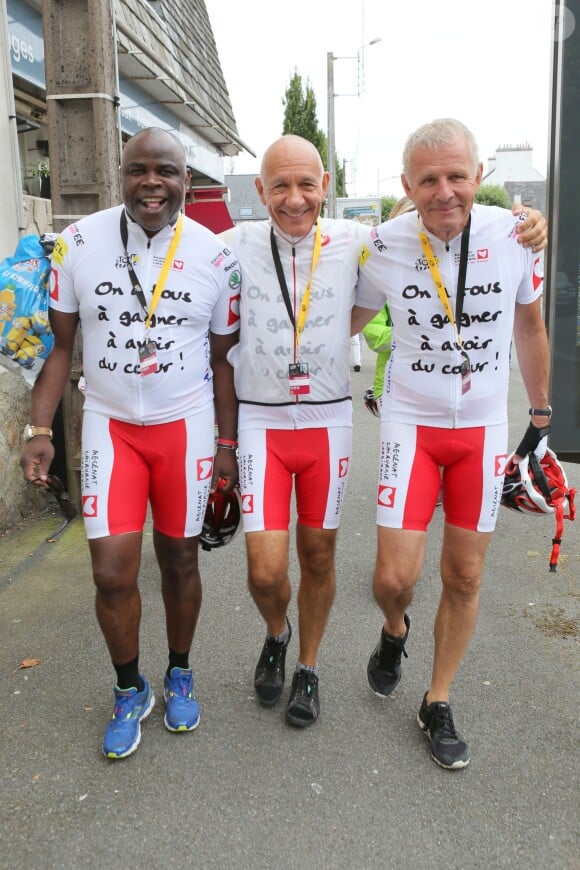 Exclusif - Basile Boli, Dominique Bergin (directeur général de Look cycles), Patrick Poivre d'Arvor - Course par équipe "étape du coeur" avec Mécénat Chirurgie Cardiaque sur le Tour de France au départ de Vannes le 12 juillet 2015.