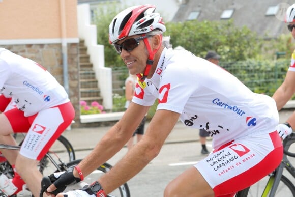 Exclusif - Paul Belmondo - Course par équipe "étape du coeur" avec Mécénat Chirurgie Cardiaque sur le Tour de France au départ de Vannes le 12 juillet 2015.