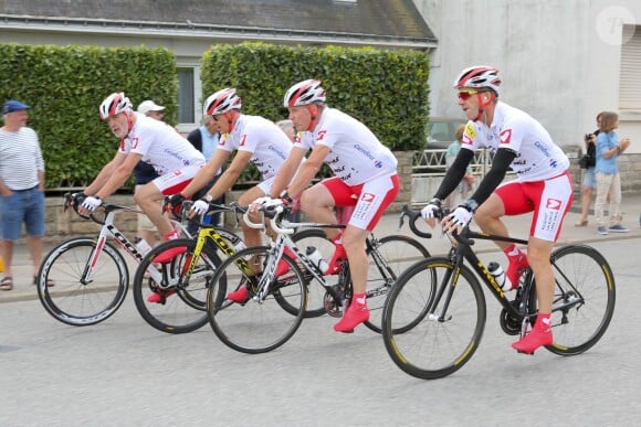 Exclusif - Jean Reveillon, Dominique Bergin - Course par équipe "étape du coeur" avec Mécénat Chirurgie Cardiaque sur le Tour de France au départ de Vannes le 12 juillet 2015.