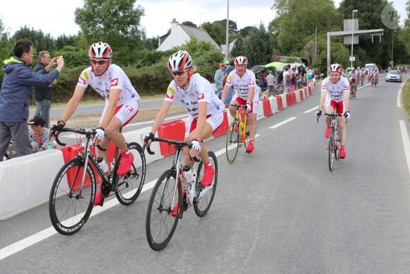 Exclusif - Magali Le Floc'h, Jean-François Pescheux - Course par équipe "étape du coeur" avec Mécénat Chirurgie Cardiaque sur le Tour de France au départ de Vannes le 12 juillet 2015.